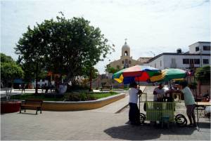 plaza grau e iglesia pacasmayo